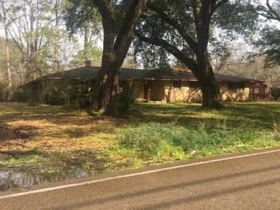 3rd image of 750 Woody Dr