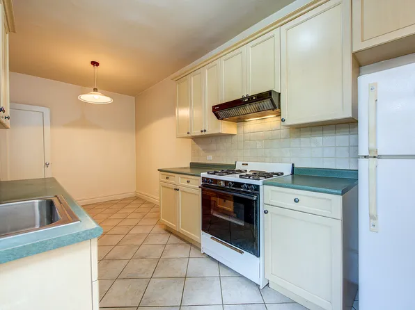 117-01 Park Lane South image 14 of 34