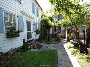 10 Stolls Aly, Charleston, SC 29401