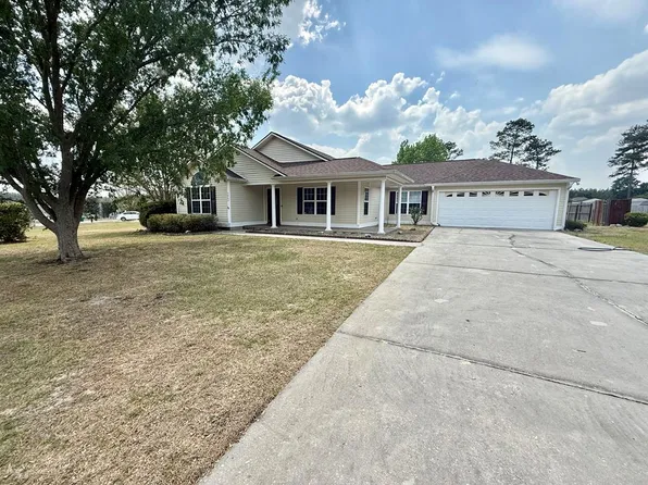 5862 Barkley Ln, Hahira, GA 31632