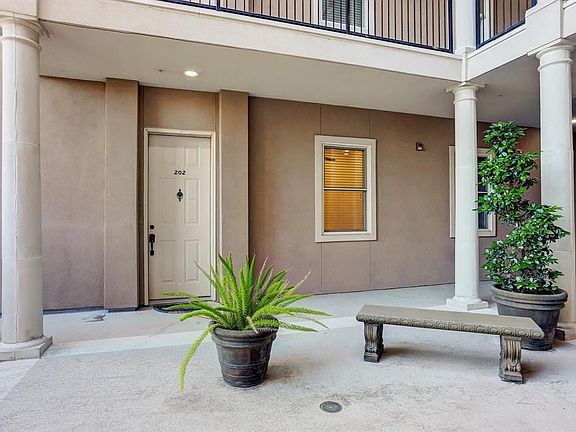 5th image of 58 Briar Hollow Ln APT 202