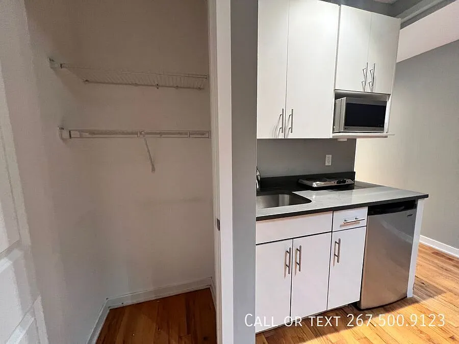 Cozy studio close to school. January, 2027 FREE! — Photo 2