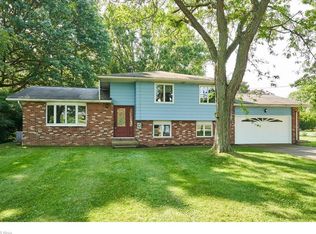 1228 Northeast Ave, Tallmadge, OH 44278
