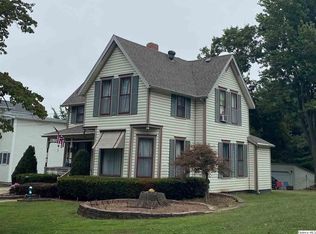 1217 Mortimer St, Barry, IL 62312