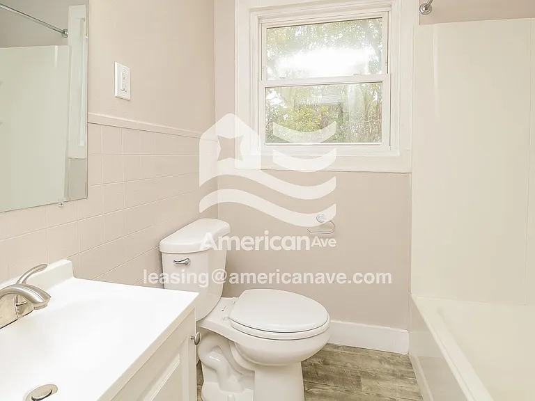 12435_013_wm_-_bathroom_13580807.jpg