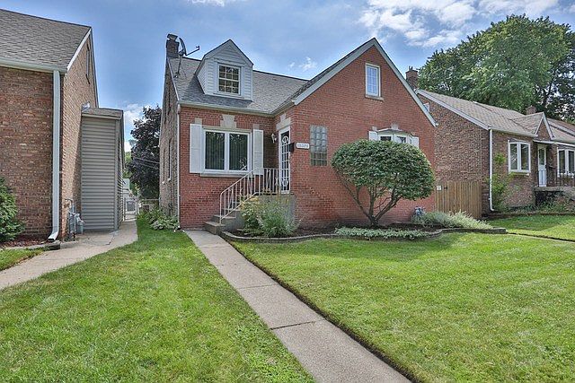 1st image of 18023 Oakwood Ave