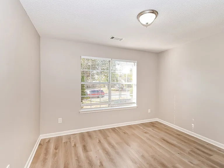 190 Pine Ridge Ln — Photo 11