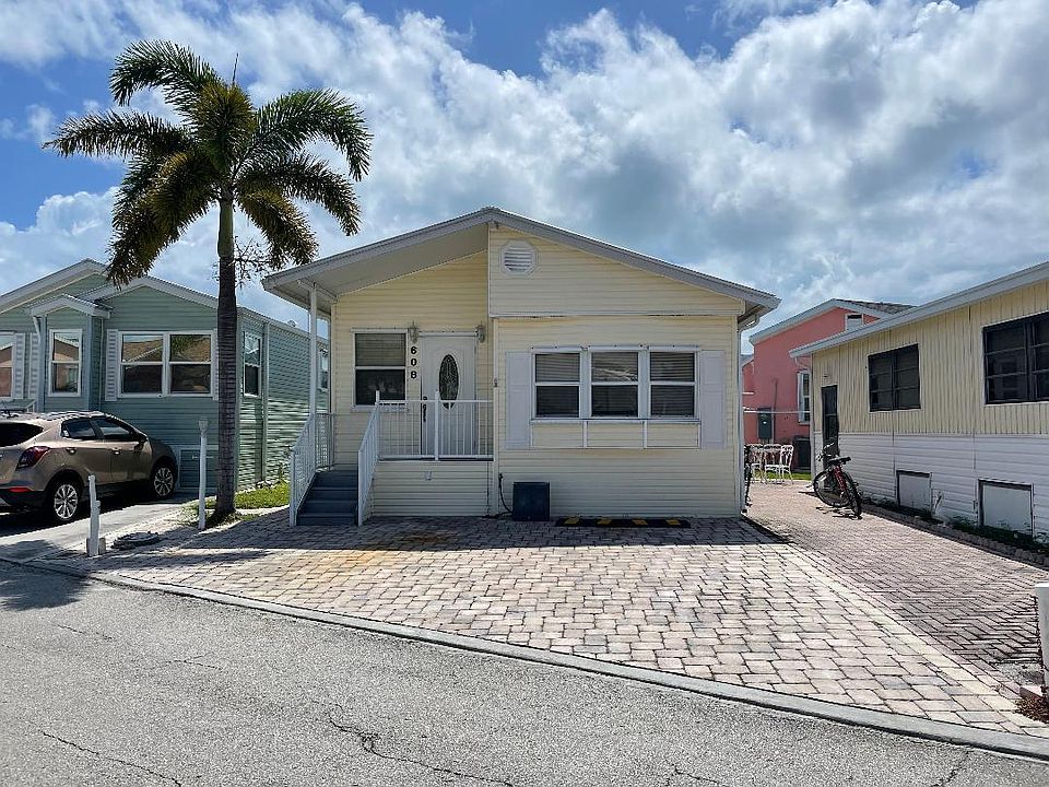 1st image of 608 Nettles Blvd