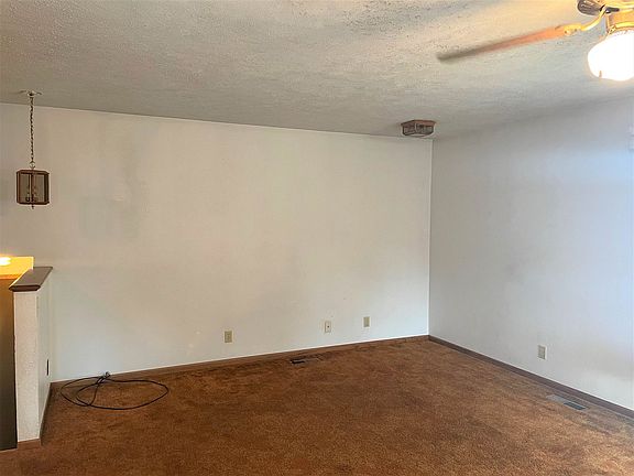 4th image of 1319 Maberly St