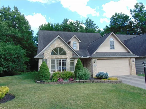 22445 Christopher Ct, Strongsville, OH 44136