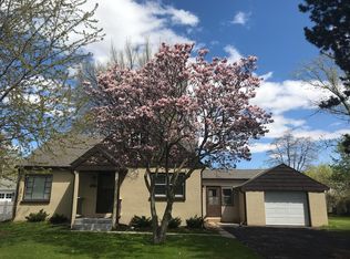 1418 S Rock Pl, New Berlin, WI 53151