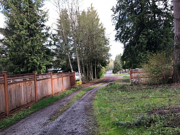 4th image of 12717 208th Ave E