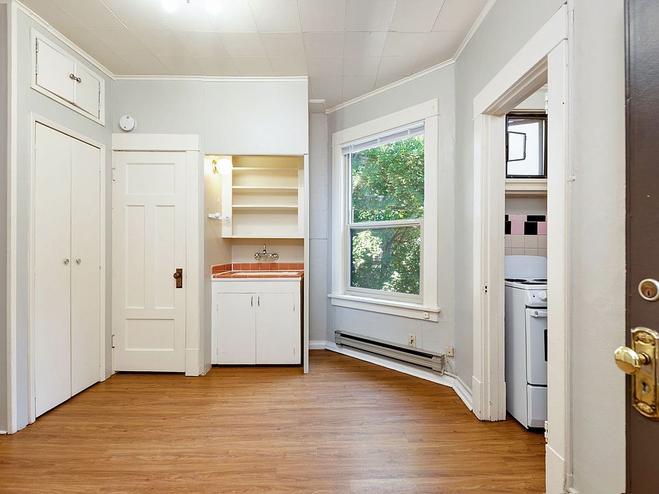 1st image of 1012 Queen Anne Ave N APT 33