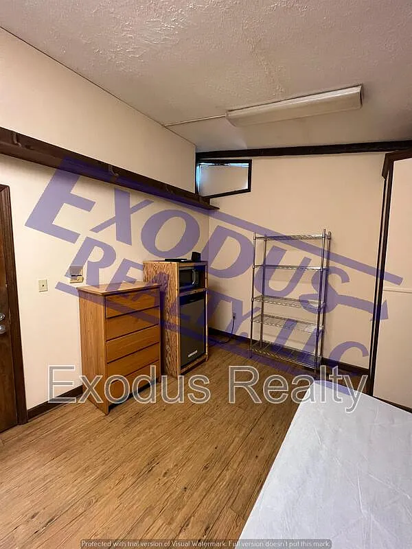 1 bed, 1.0 bath, 300 sqft, $220 — Photo 4