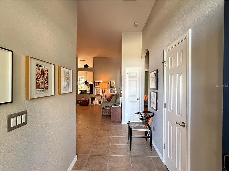10703 Banfield Dr — Photo 8