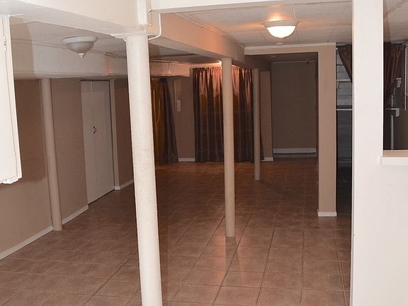 3rd image of 1685 Marentette Ave