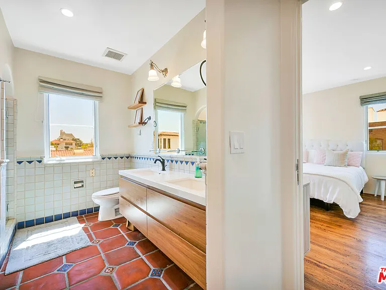 1414 N Harper Ave #5 — Photo 24