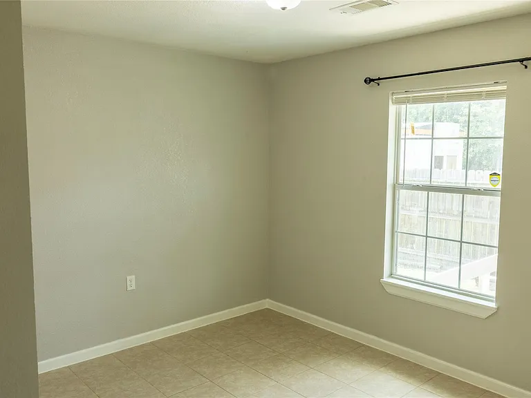 537 Cottontail Dr #B — Photo 8