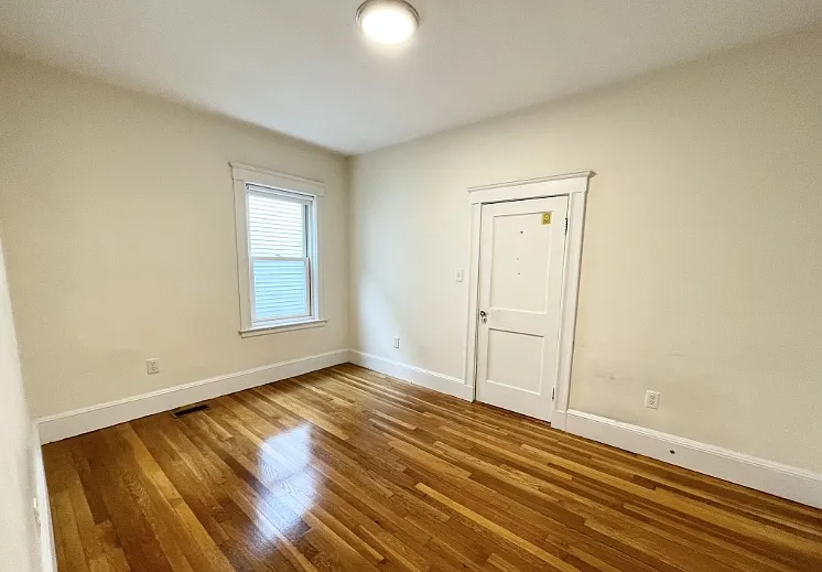 15 Sunset St #1A — Photo 4