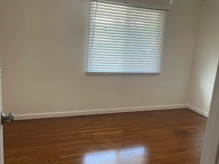E Orange St — Photo 10