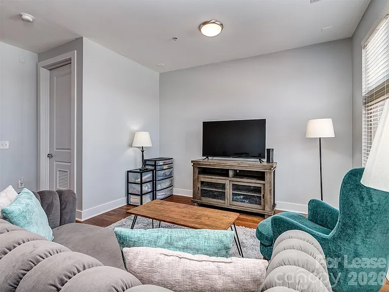 1101 W 1st St #211 — Photo 12