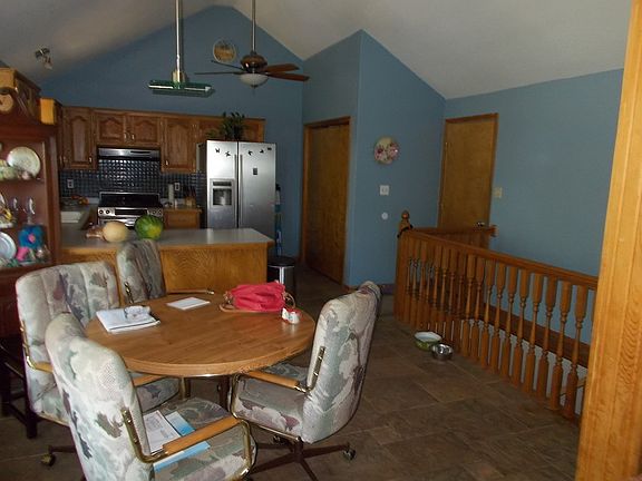 4th image of 808 SW Nelson Dr