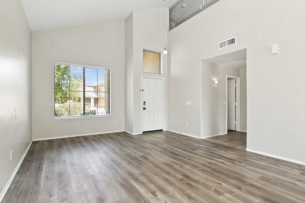 4 bed, 3.0 bath, 2138 sqft, $2,300 — Photo 4