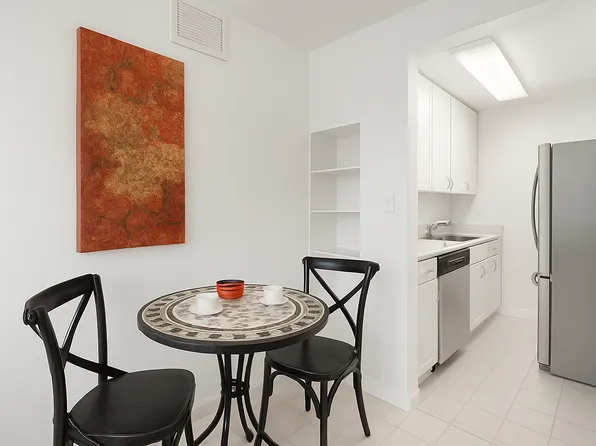 330 East 38th Street image 3 of 18