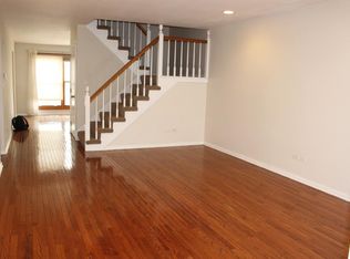 145 Shadowbend Dr, Wheeling, IL 60090