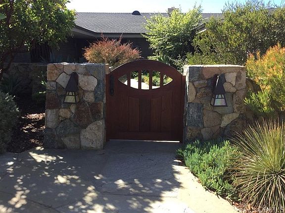 3rd image of 617 W Circle Dr