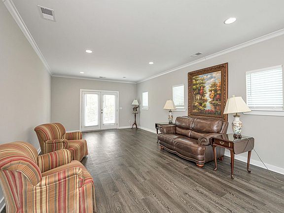 3rd image of 279 Creek Run Way