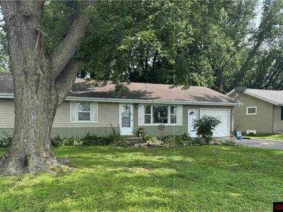 1017 N Court St, Le Sueur, MN, 56058