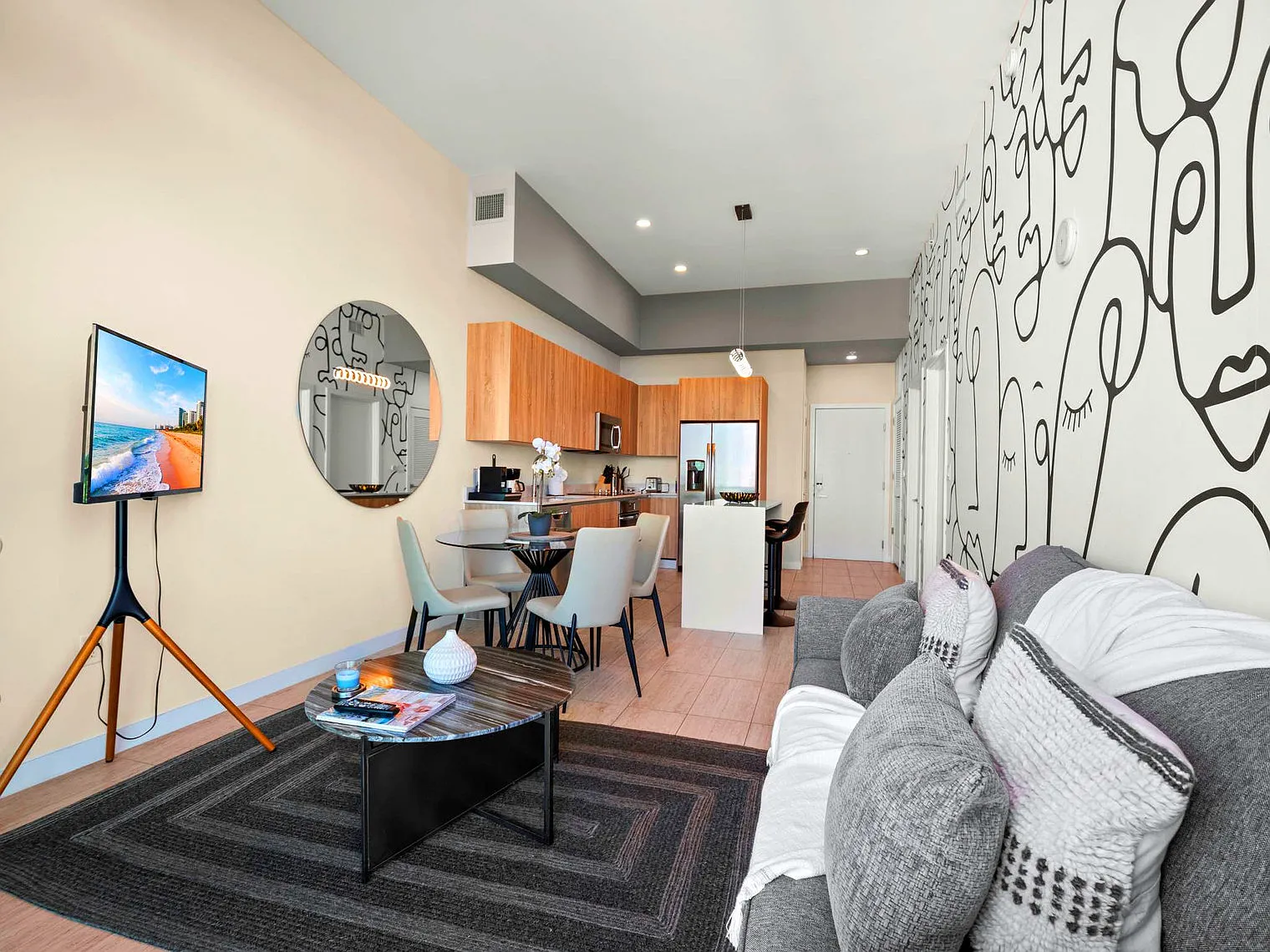 1 bed, 1.0 bath, 635 sqft, $3,015 — Photo 3