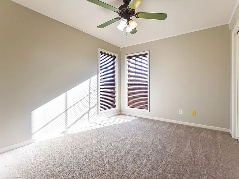 3886 Stella Dr — Photo 19