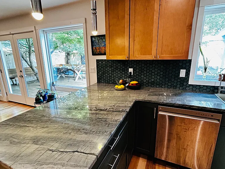 3909 Cliffside Dr — Photo 6