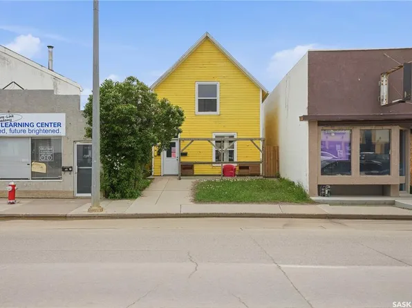 241 High STREET W, Moose Jaw, SK S6H 1S7