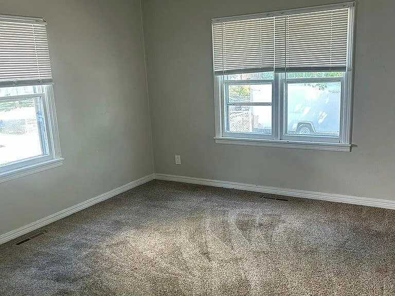 306 N Connor Ave — Photo 3