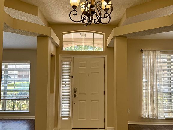 4th image of 656 CHESTWOOD CHASE Drive