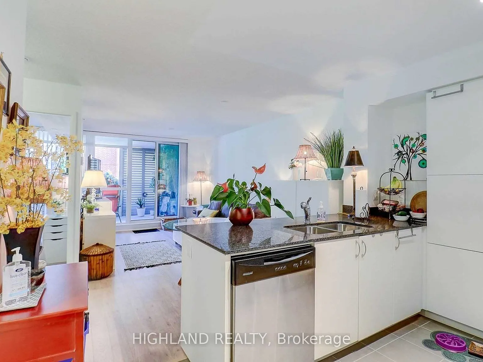 2 bed, $2,350 — Photo 3