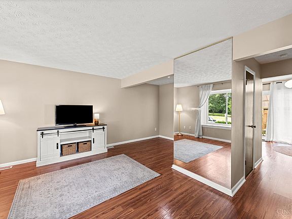 4th image of 4102 Independence Dr