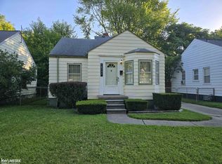 18737 Kenosha St, Harper Woods, MI 48225