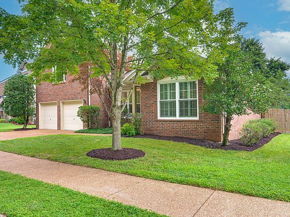 3rd image of 8444 Beautiful Valley Dr
