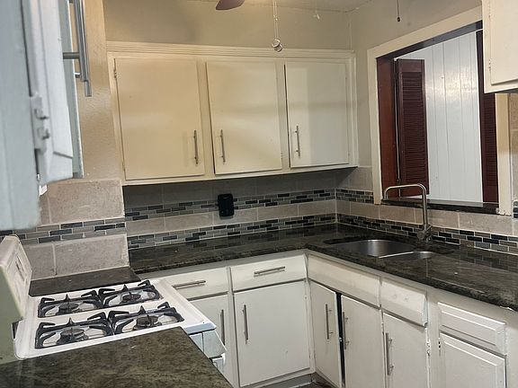 3rd image of 12125 Bellafonte Dr