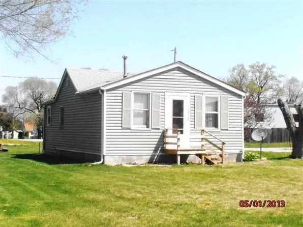 1717 36th Ave, East Moline, IL 61244