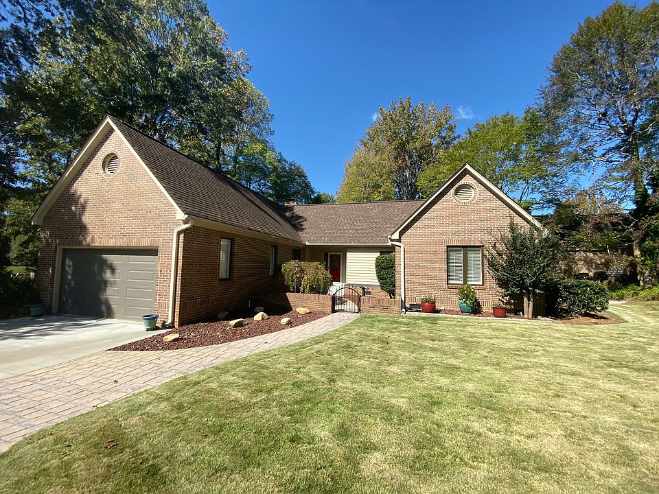 1st image of 240 Deer Run Ln