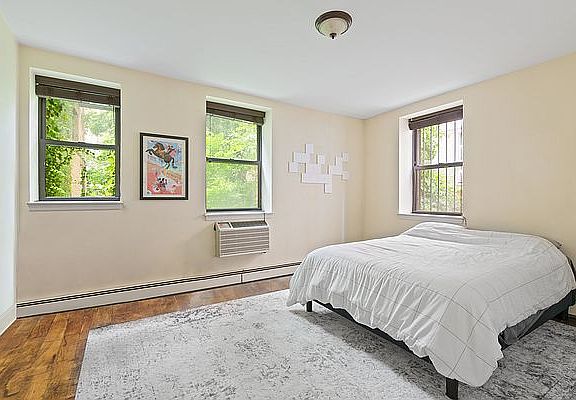 5th image of 307 W 126th St APT 1B