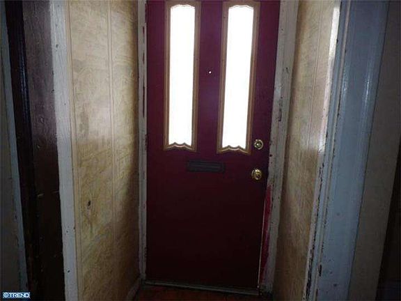 3rd image of 4037 N Darien St