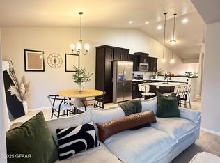 1737 Tobi Ln, Grand Forks, ND 58201