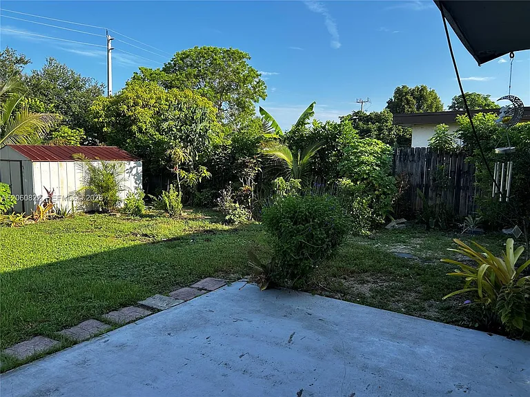 2403 NW 108th Ter — Photo 34