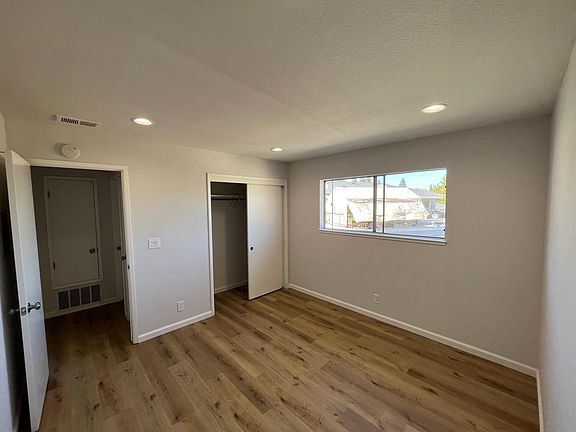 4th image of 4397 Blackford Ave APT 4